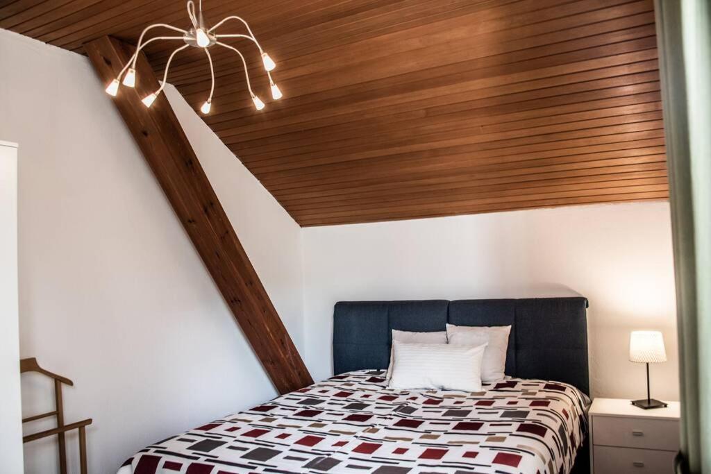 Apartment Pouringraz Fuer Kunst- Und Tennisliebhaber Esterno foto