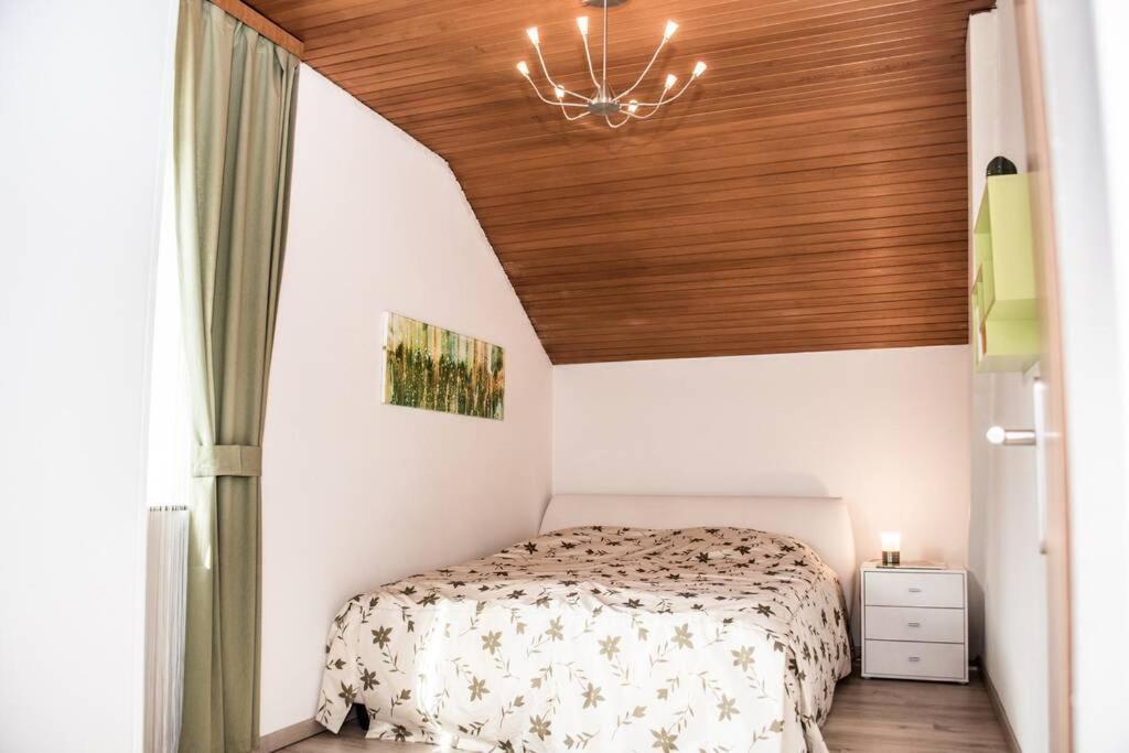 Apartment Pouringraz Fuer Kunst- Und Tennisliebhaber Esterno foto