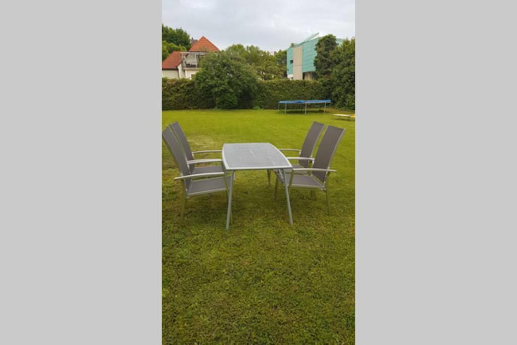 Apartment Pouringraz Fuer Kunst- Und Tennisliebhaber Esterno foto