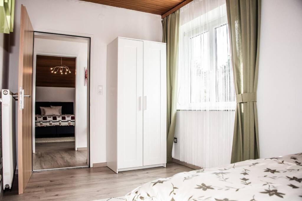 Apartment Pouringraz Fuer Kunst- Und Tennisliebhaber Esterno foto