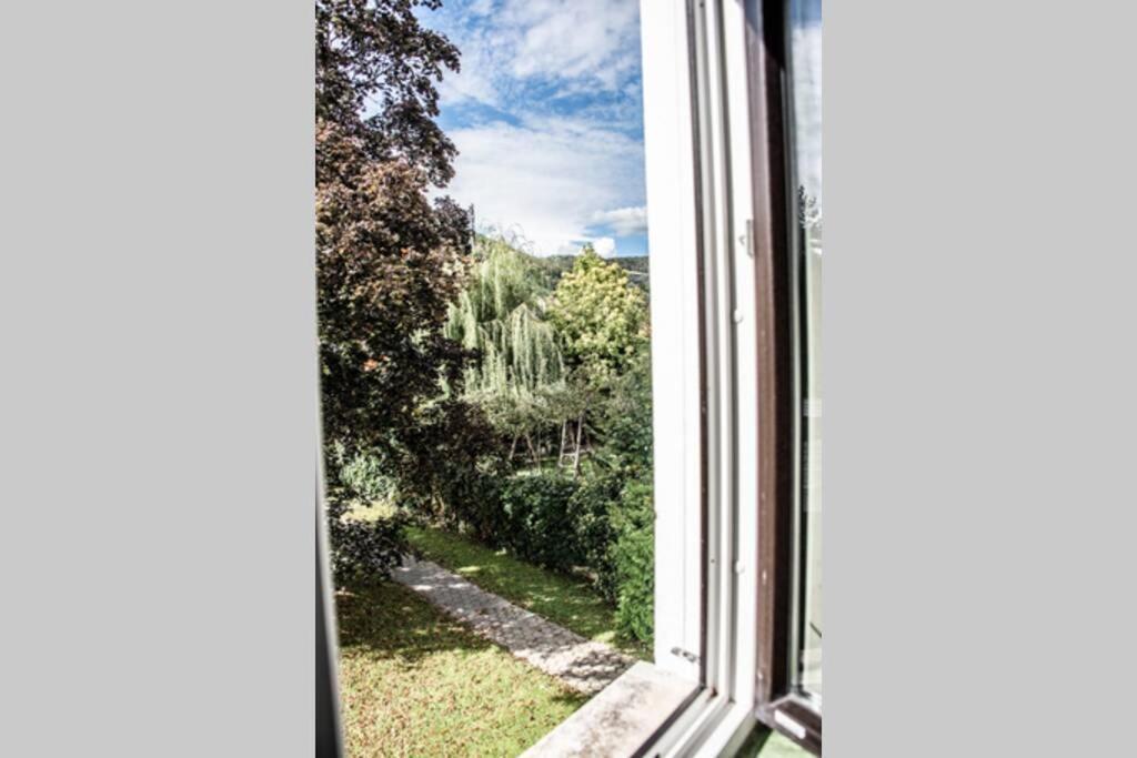 Apartment Pouringraz Fuer Kunst- Und Tennisliebhaber Esterno foto