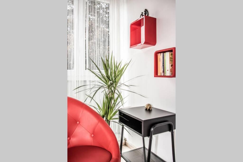Apartment Pouringraz Fuer Kunst- Und Tennisliebhaber Esterno foto